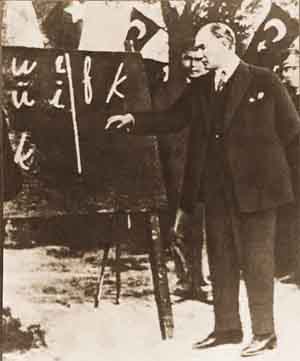 Harf Devrimi, Atatürk